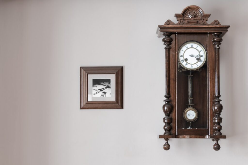 Tijdloze elegantie van wandklokken
